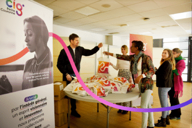 Remise d'objets promotionnels aux agents